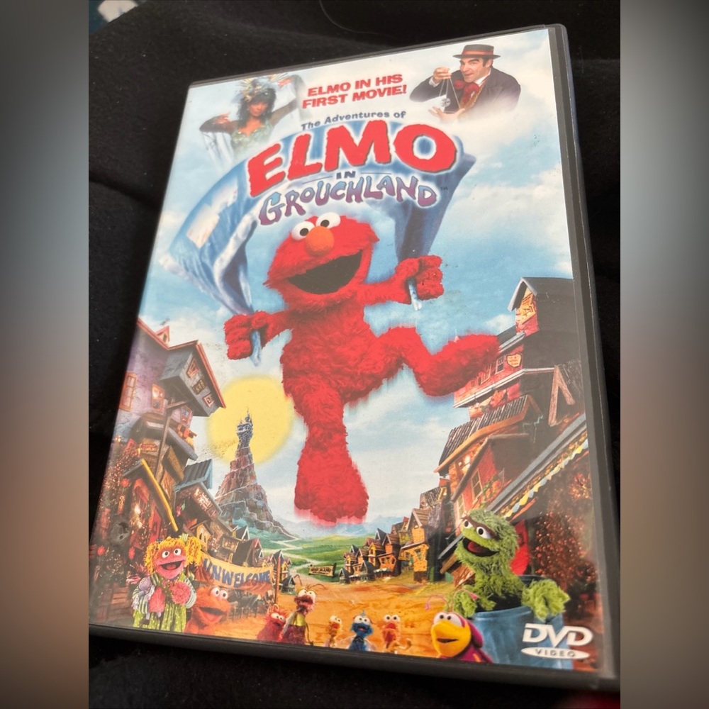 Sesame Street Elmo in Grouchland DVD - Red and Blue